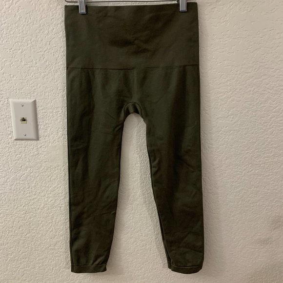 Spanx Cropped Lamn Leggings Olive Green Size 1X NWT - Picture 6 of 10